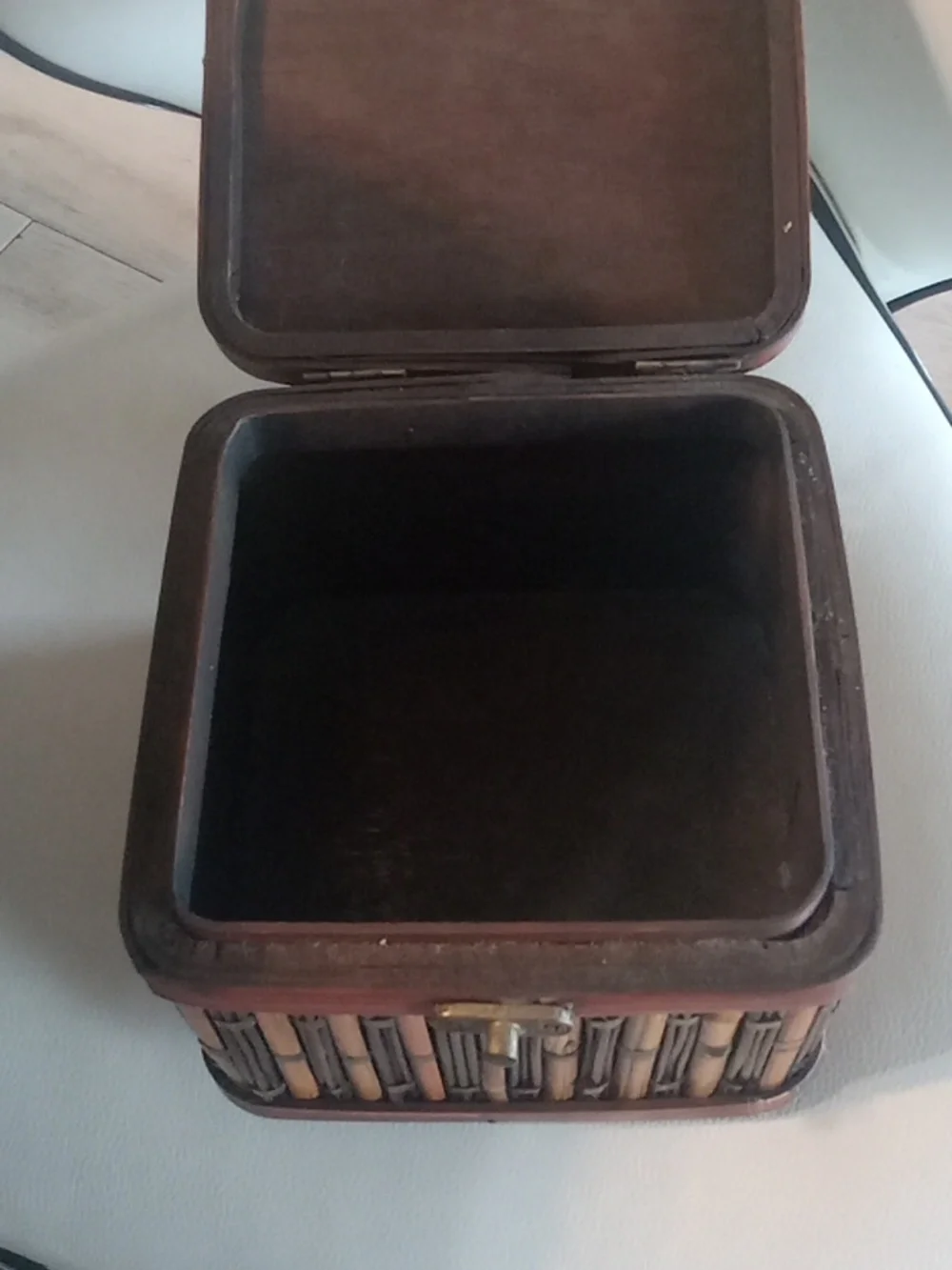 Vintage Brown and Tan Woven Bamboo Storage Chest - Picture 4 of 5